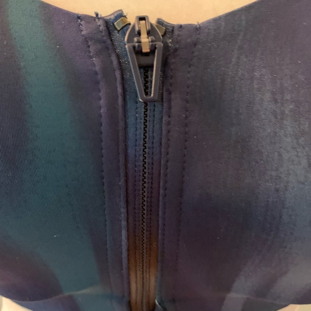 Victoria's Secret Knockout Sports Bra, 34DD - Picture 9 of 9